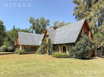 Casa · 537m² · 7 Ambientes · 2 Cocheras · Casa en Venta en Highland Park
