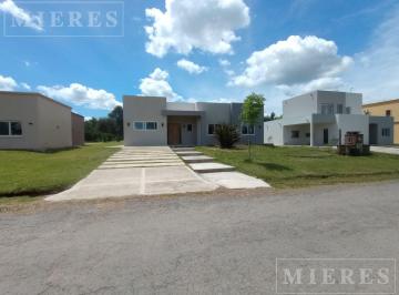 Casa · 171m² · 4 Ambientes · Casa en Venta en Casuarinas del Pilar