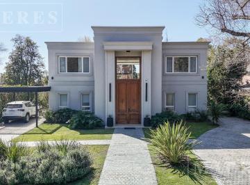 Casa · 243m² · 6 Ambientes · Casa en Venta en Highland Park