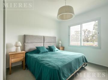Casa · 14m² · 4 Ambientes · 2 Cocheras · Townhouse en Venta en Decs Tortugas