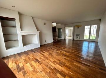 Casa de 8 ambientes, Córdoba · Casa en Alquiler - Granja de Funes