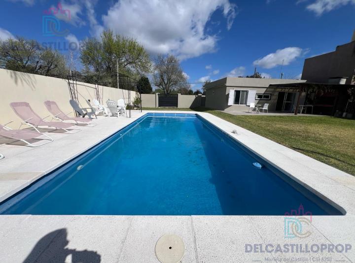 Casa · 80m² · 3 Ambientes · 2 Cocheras
