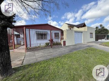 Casa · 153m² · 2 Dormitorios · 1 Cochera · Casa en Esquina, martin Coronado