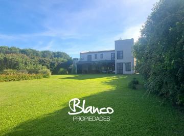 Casa · 300m² · 5 Ambientes · 2 Cocheras · Casa en Alq. Temporario en Estancias del Pilar - Champagnat - Temporada de Verano 2024!