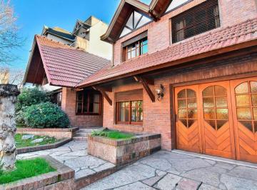 Casa · 385m² · 6 Ambientes · 2 Cocheras · Venta Casa 6 Ambientes con Pileta Lomas de Zamora