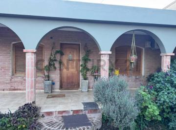 Casa · 180m² · 4 Ambientes · 1 Cochera · Casa con Fondo Productivo en Quisquizacate – a m de Av Ricardo Rojas