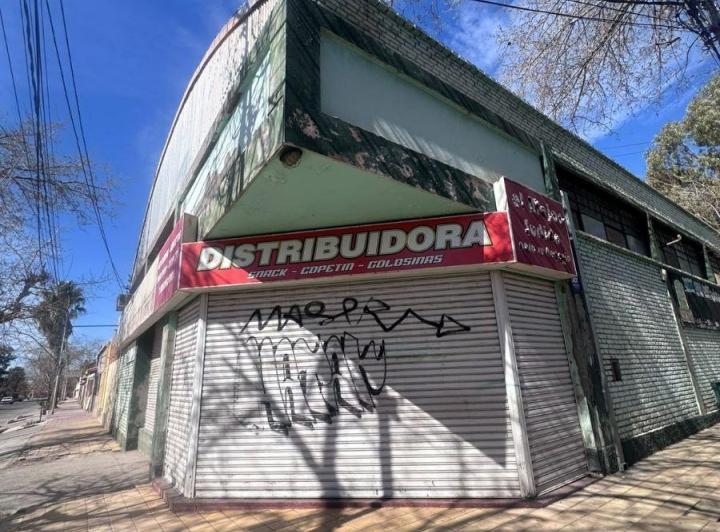 Bodega-Galpón · 332m² · 5 Ambientes