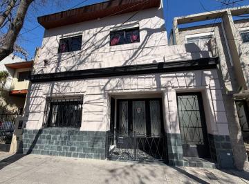 Casa · 89m² · 5 Ambientes · 1 Cochera · Venta PH Tipo Casa 5 Amb Villa del Parque Cochera