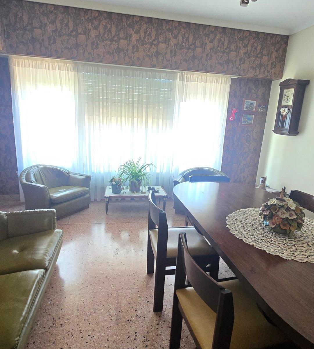 Chalet ph 3 amb en Venta! Río Negro 3700