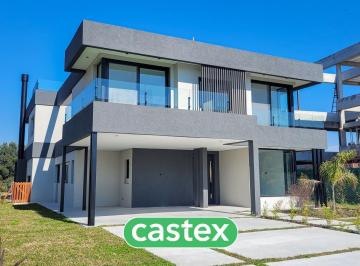 Casa · 403m² · 7 Ambientes · 4 Cocheras · Casa en Los Puentes