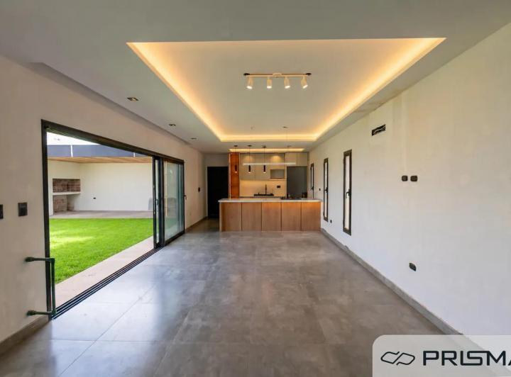 Casa · 150m² · 6 Ambientes · 2 Cocheras