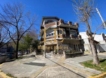 Casa · 200m² · 6 Ambientes · 1 Cochera · Venta de Casa, Villa Devoto Apto Crédito