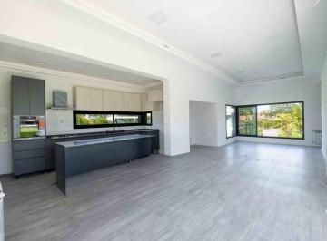 Casa · 200m² · 5 Ambientes · 2 Cocheras · Casa en Alquiler 3 Dorm Puerto Roldán