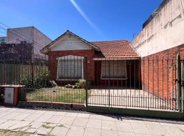 PH · 98m² · 3 Ambientes · 1 Cochera · Departamento PH en Venta en Lomas de Zamora, G. B. a. Zona Sur, Argentina