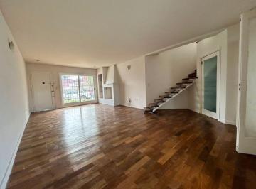 Casa de 8 ambientes, Córdoba · Casa en Venta - Granja de Funes