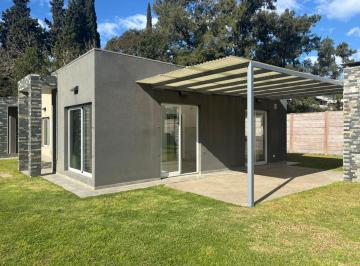 Casa · 49m² · 3 Ambientes · 1 Cochera · Venta de Casa en Tortuguitas en Complejo Cerrado