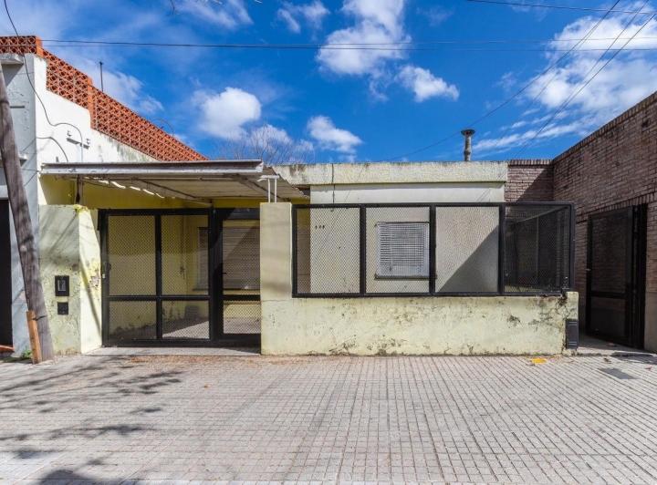 Casa · 180m² · 8 Ambientes · 1 Cochera