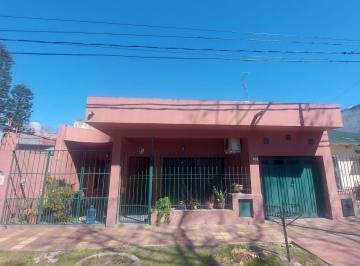 Casa · 150m² · 4 Ambientes · 3 Cocheras · Casa en Bella Vista