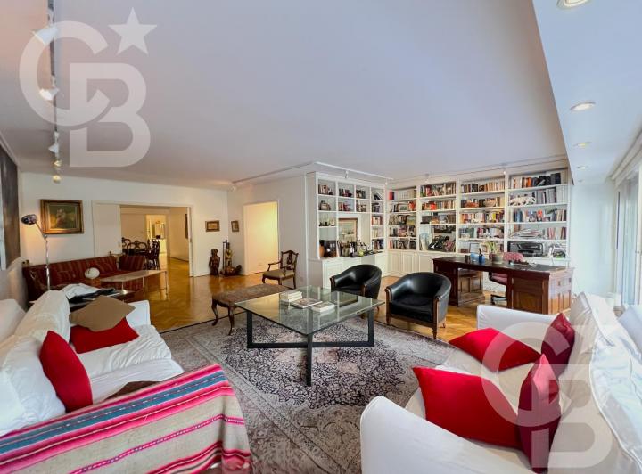 Departamento · 266m² · 8 Ambientes · 1 Cochera