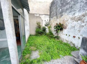 Casa · 120m² · 4 Ambientes · Venta Casa Lote Propio en Gerli con Terraza