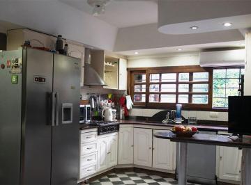 Casa · 340m² · 7 Ambientes · 5 Cocheras · Casa Venta Brandsen 2600,sarandi, Avellaneda.
