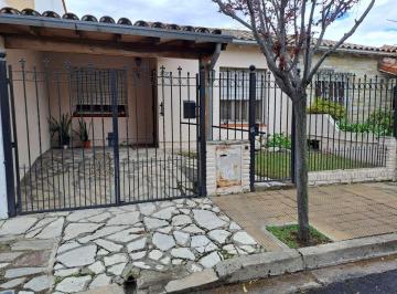 Casa de 4 ambientes, Tres de Febrero · Venta Casa 4 Ambientes en Ciudad Jardin El Palomar 7 X 20 m. a Modernizar