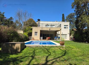 Casa · 250m² · 4 Dormitorios · 2 Cocheras · Casa en Alquiler Temporario en Barrio Cerrado Villa Flaubert