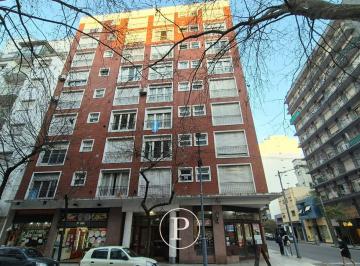 Departamento · 100m² · 3 Ambientes · Departamento en Alquiler 3 Ambientes con Dependencia en Macrocentro