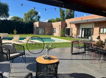 Casa · 336m² · 3 Dormitorios · 2 Cocheras · Casa en Alquiler Anual Santa Irene - Comarcas de Luján