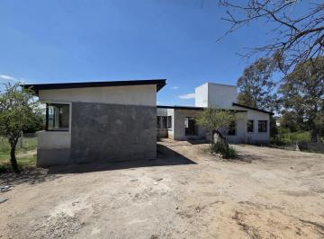 Casa · 320m² · 7 Ambientes · 2 Cocheras · Venta - Casa de 3 Dorm. - Country El Anglo