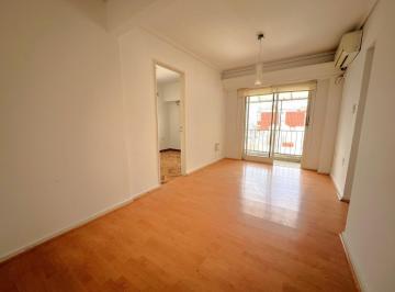 Departamento · 33m² · 2 Ambientes · Hermoso Depto. 2 Amb. C/ Balcón - Caballito Exc. Ubicación - Luminoso - 37.5 m²