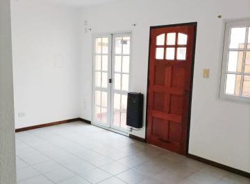 PH · 60m² · 3 Ambientes · Alquiler Bernal PH Tipo Duplex Interno.