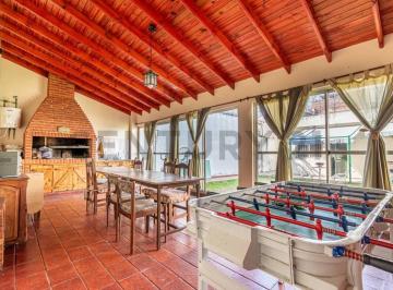 Casa · 164m² · 5 Ambientes · 1 Cochera · Venta PH 5 Amb Quincho y Cochera