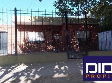 Casa · 137m² · 4 Ambientes · 1 Cochera · Casa Venta Burzaco Corimayo - Apta Credito con Pileta