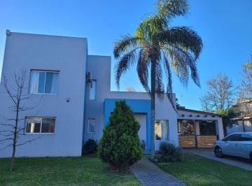 Casa · 678m² · 3 Ambientes · 1 Cochera · Casa en Venta Barrio Cerrado Solares del Carmen Zárate