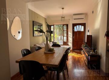 Casa · 87m² · 4 Ambientes · 1 Cochera · Impecable y Hermoso Triplex de 4 Amb