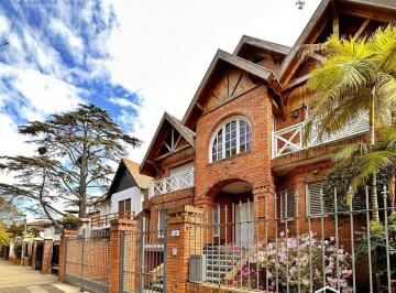 Casa · 450m² · 6 Ambientes · 4 Cocheras · Casa en Venta en Acassuso