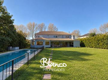 Casa · 340m² · 7 Ambientes · Casa en Alquiler en Ayres de Pilar, Pilar, G. B. a. Zona Norte