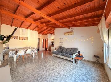Casa · 340m² · 5 Ambientes · 2 Cocheras · Casa Para Dos Familias en Venta en Gerli