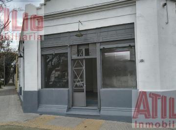 Local comercial · 33m² · Saavedra Local Alquiler Esquina Todo Vidrieras Luminoso Sin Expensas