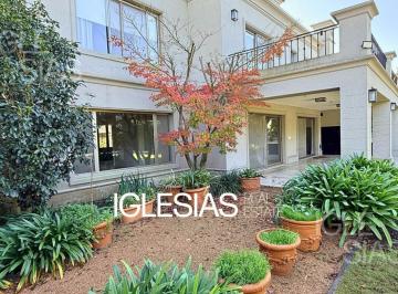 Casa · 408m² · 9 Ambientes · 2 Cocheras · Casa en Venta en La Isla, Nordelta