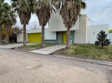 Casa de 7 ambientes, Maipú · Inmobiliaria Leal Alquila Casa en El Barrio Solares de Maipu