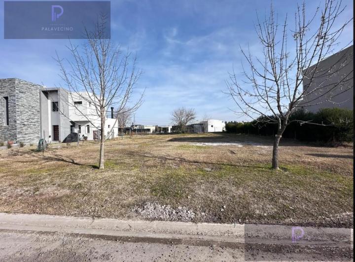 Terreno · 600m²
