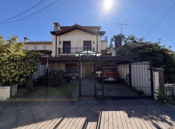Casa · 250m² · 5 Ambientes · Hermoso Chalet 4 Ambientes en Excelente Estado El Palomar F: 11236
