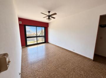 Departamento · 57m² · 3 Ambientes · 1 Cochera · Dpto 3 Amb Venta Caseros Cochera/baulera/ Balcones