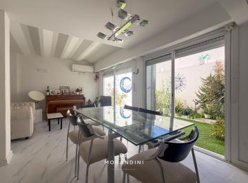 PH · 77m² · 4 Ambientes · PH de Tres Plantas con Terraza Propia en Saavedra.