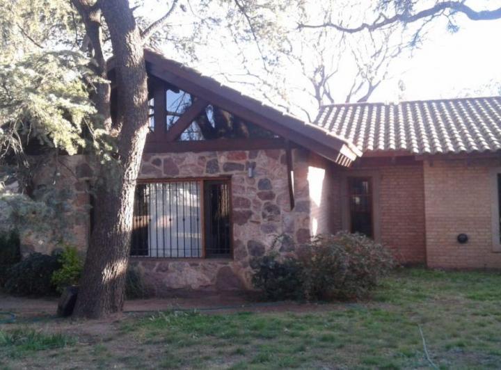 Casa · 250m² · 7 Ambientes · 2 Cocheras