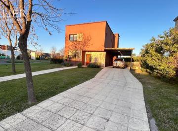 Casa · 154m² · 4 Ambientes · Casa en Alquiler en Pilar, G. B. a. Zona Norte, Argentina