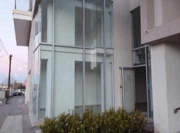 Local comercial · 130m² · 1 Cochera · Local Comercial Para Oficinas o Consultorios en Venta – Leloir 931