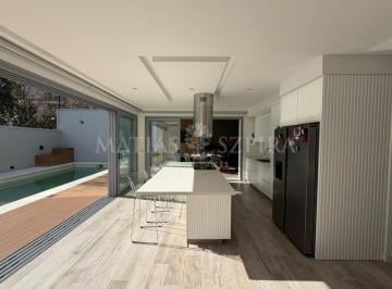 Casa · 370m² · 6 Ambientes · 2 Cocheras · Casa en Ciudad Jardin del Palomar